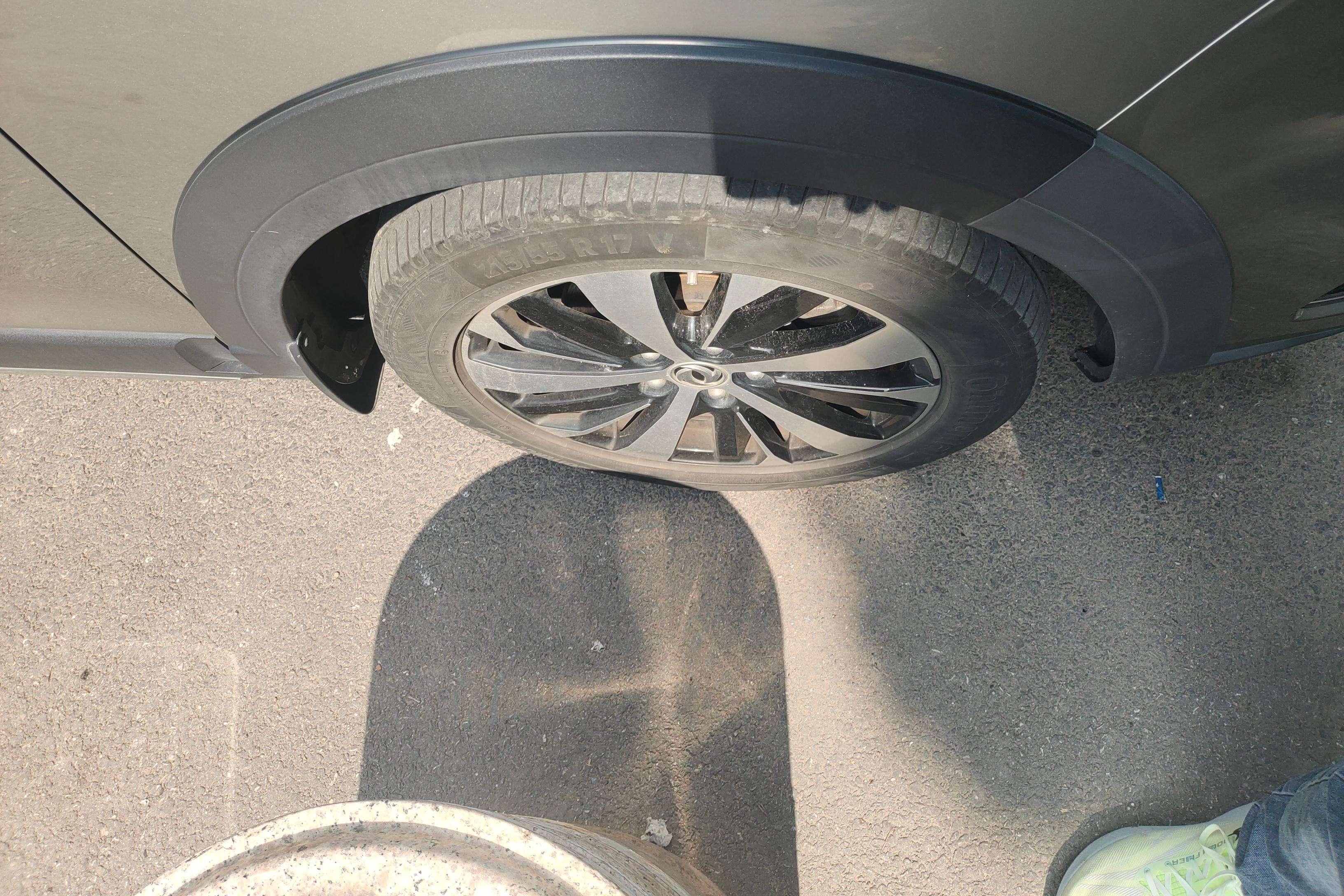 Forthing JOYEAR X6 2017 car image #6