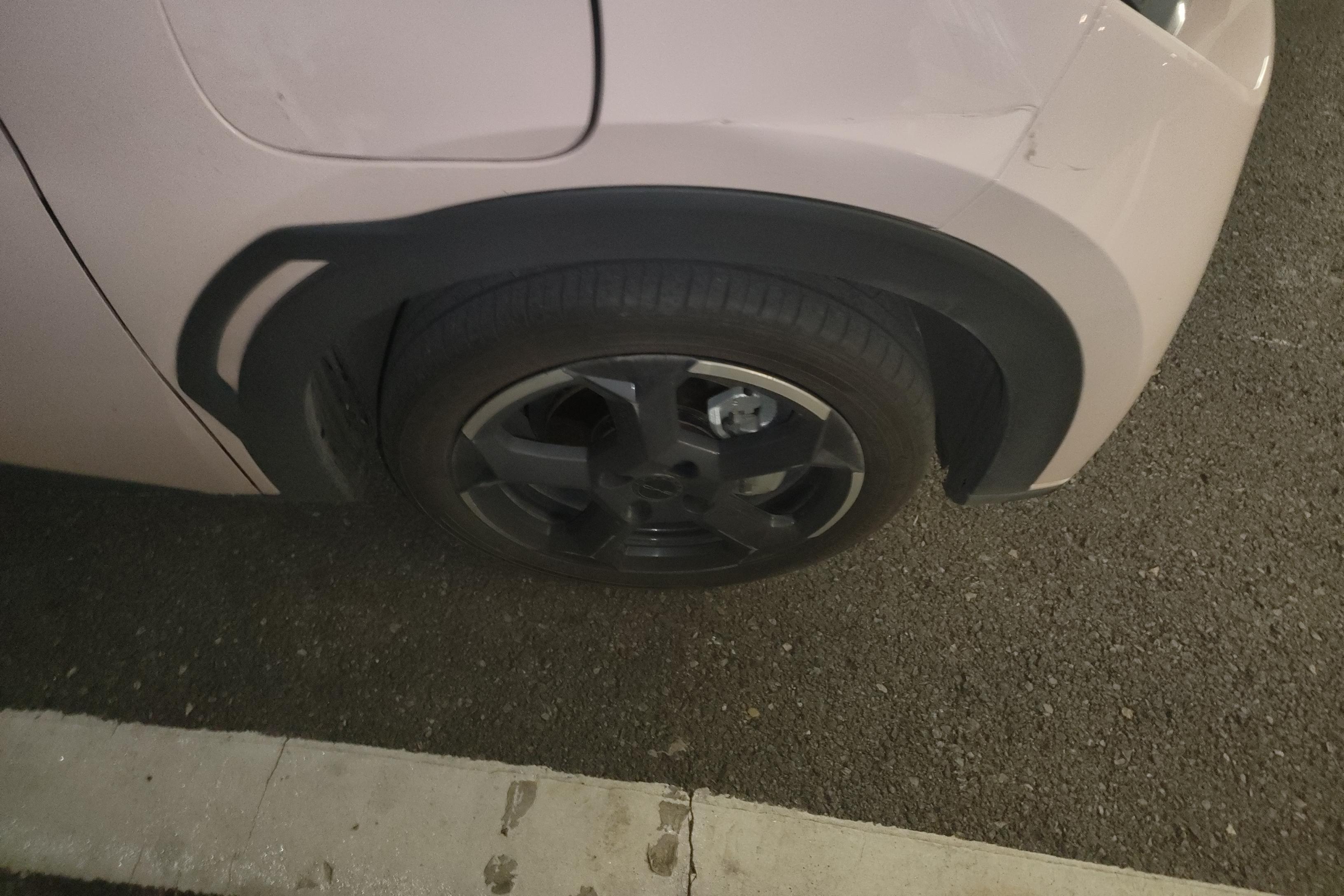 BYD Xia 2023 car image #6