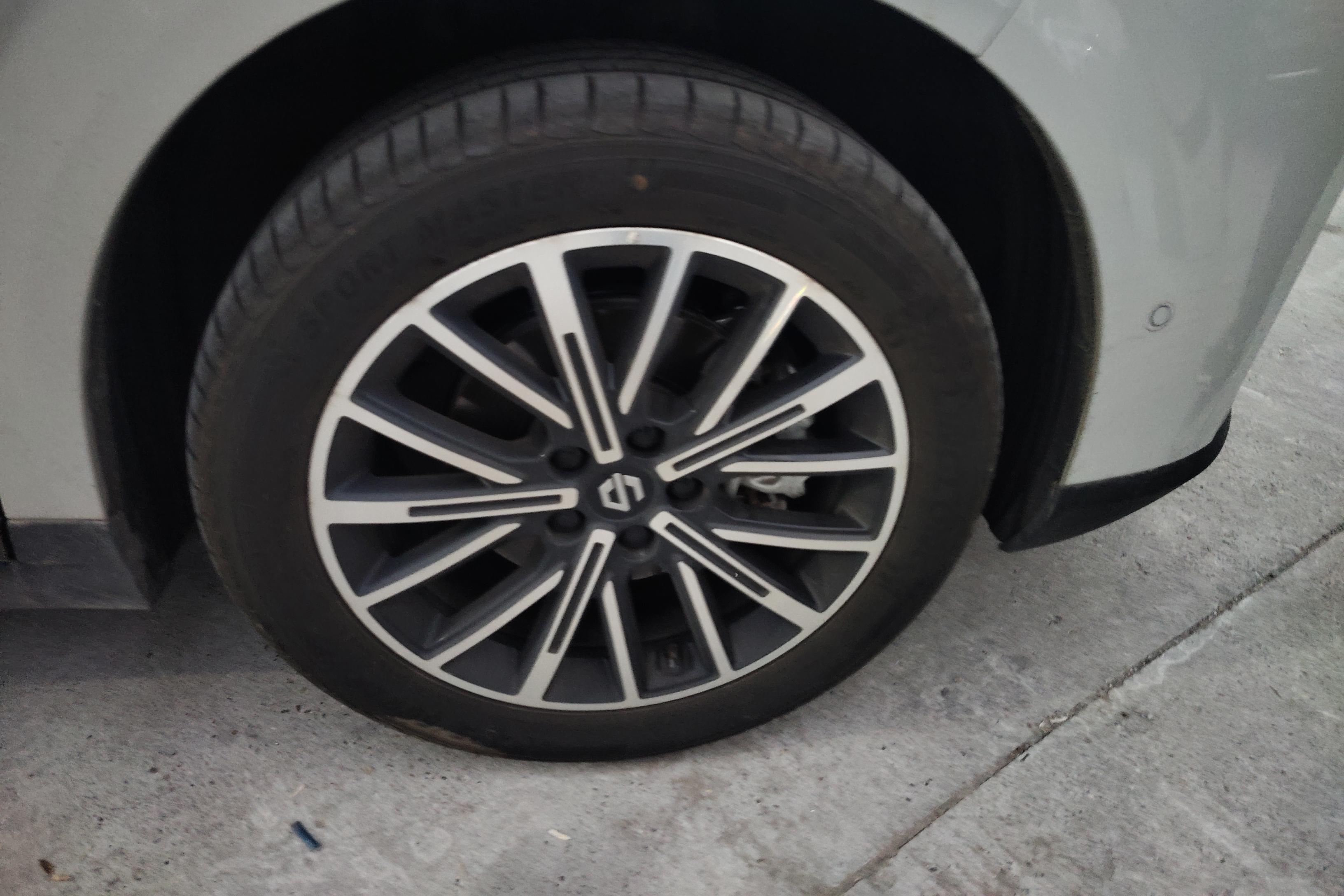 零跑汽车 零跑B10 2025 汽车图片 #6