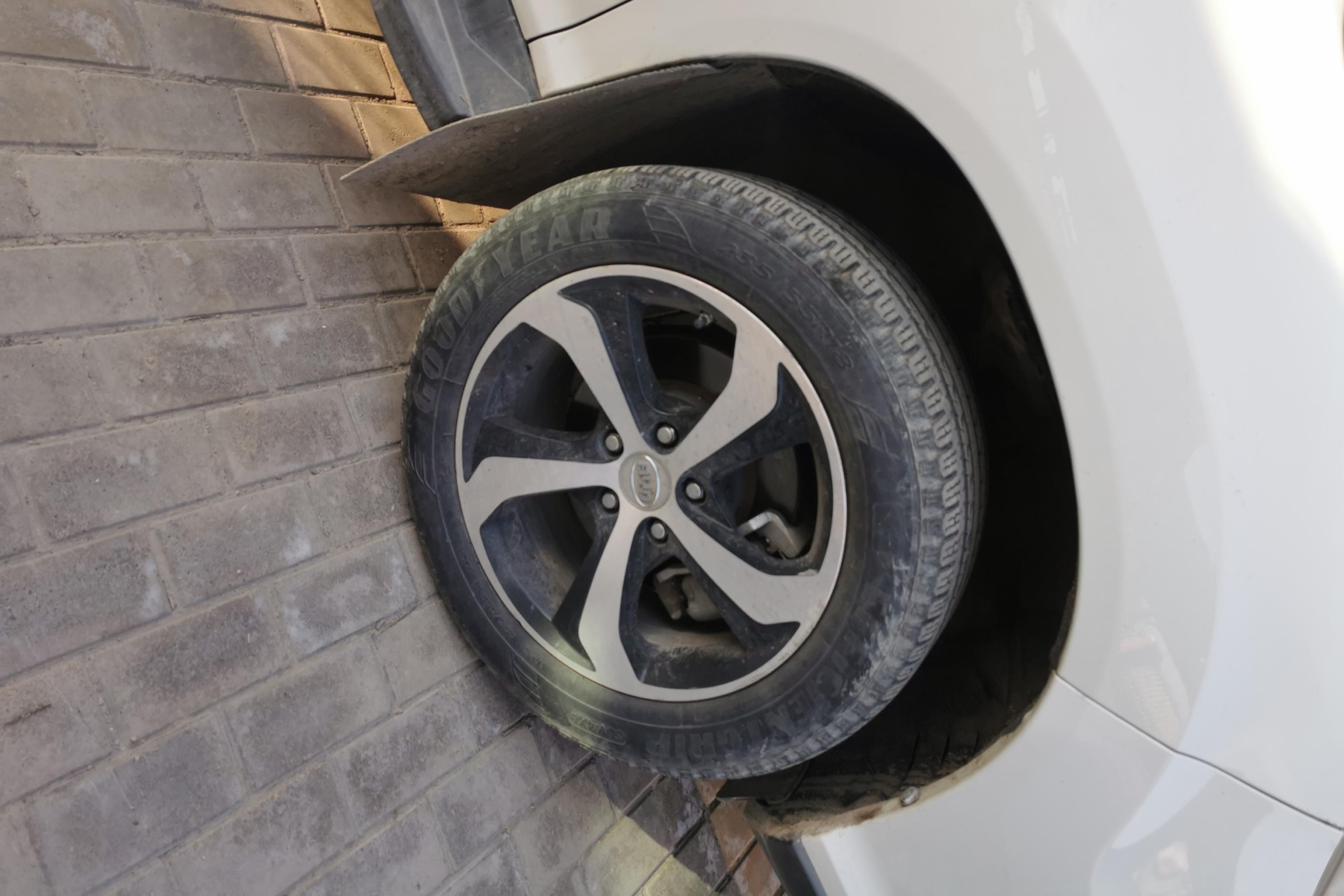 BYD Xia 2015 #6 BYD Xia 2015 car image #6