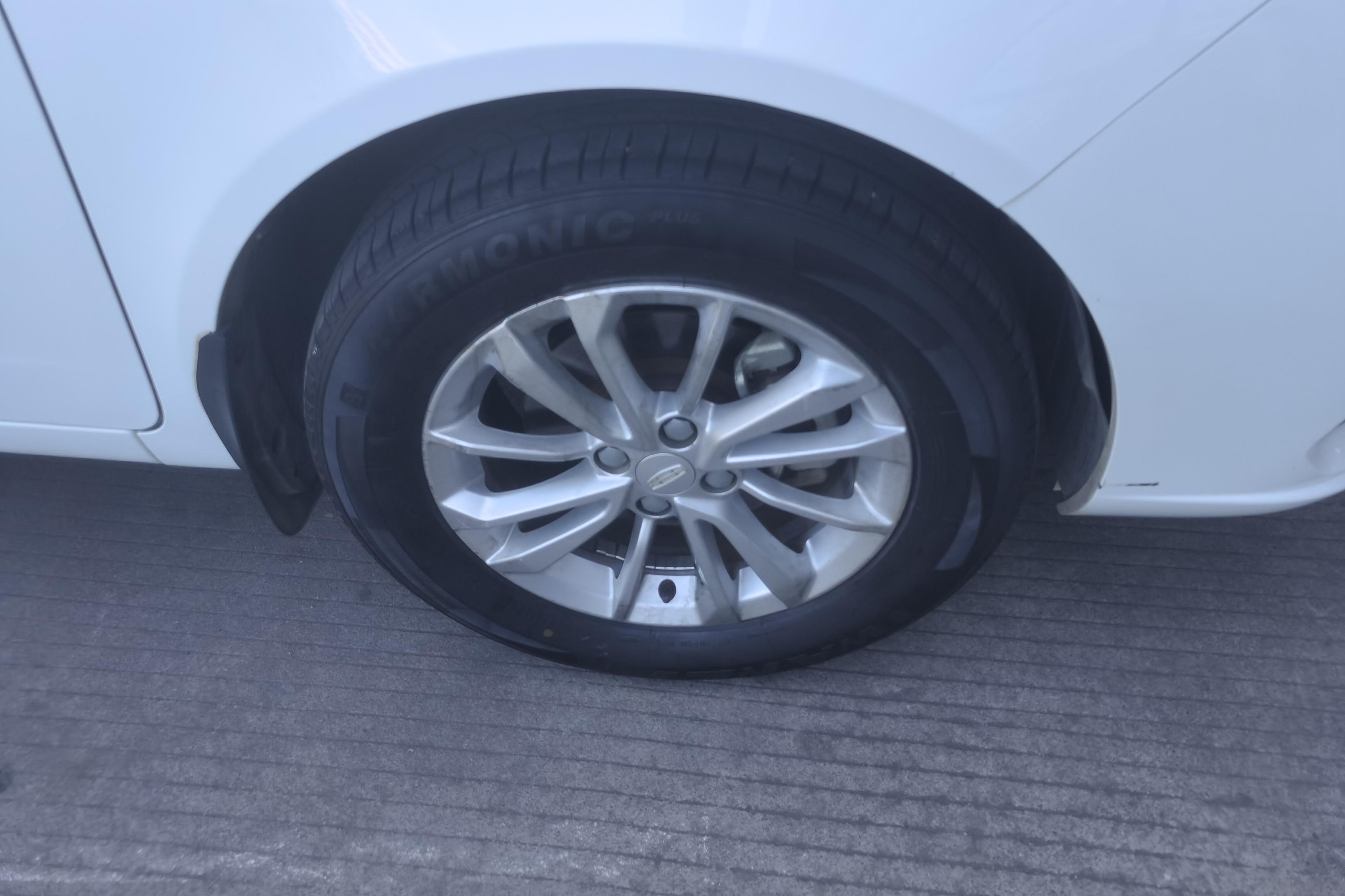 GEELY Vision 2021 car image #6