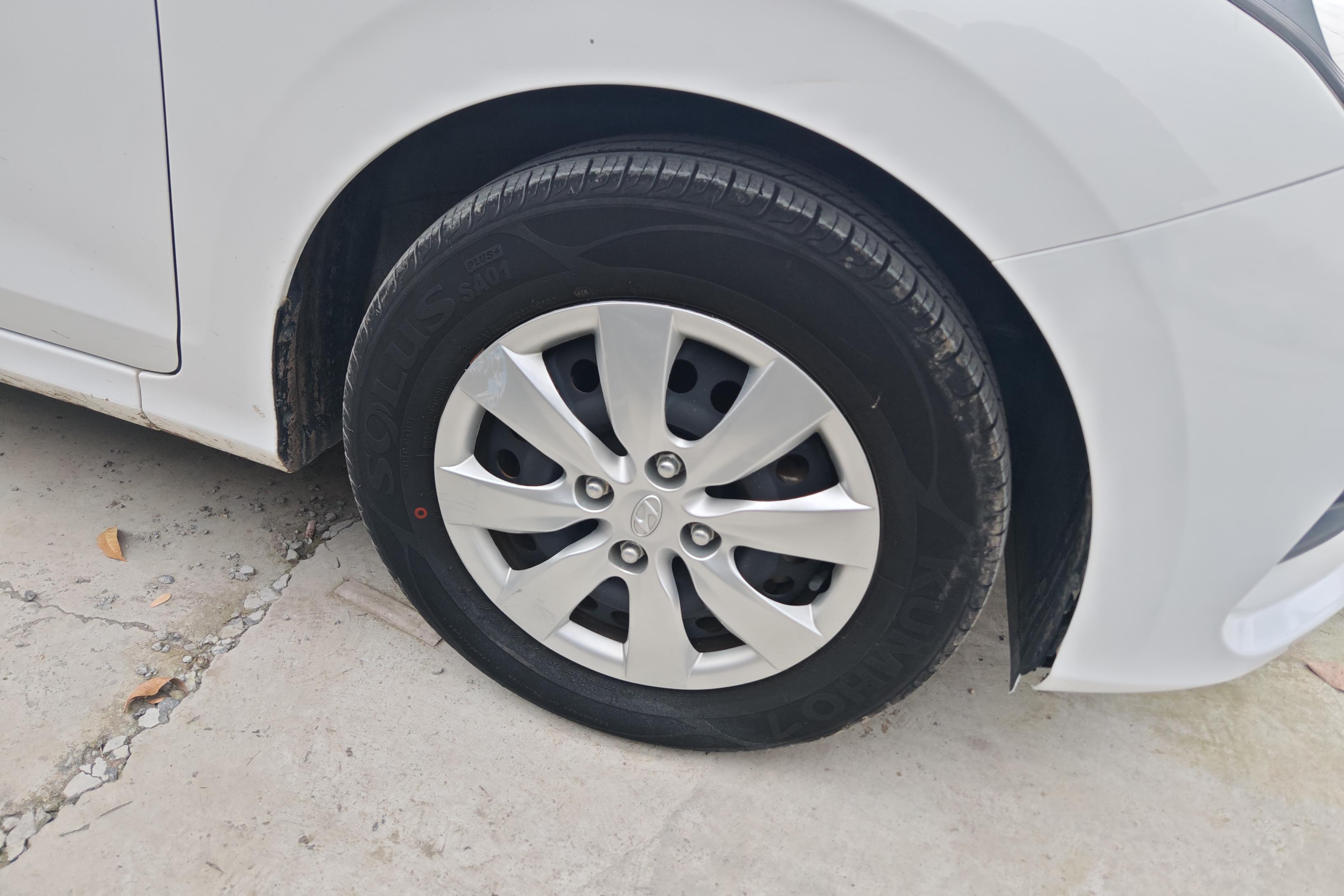 Hyundai Reina 2021 car image #6