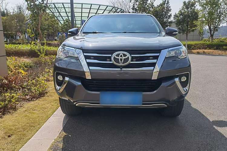 Toyota Fortuner 2017 #6 Toyota Fortuner 2017 immagine di auto #6