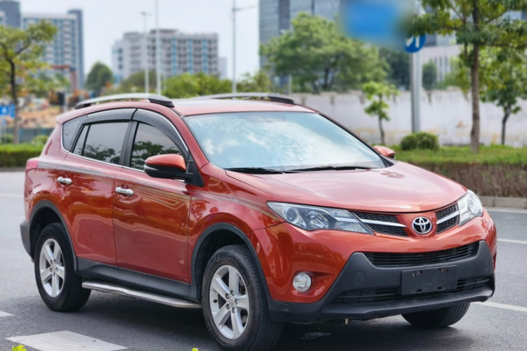 Toyota RAV4 (Imported) 2014 immagine di auto #6