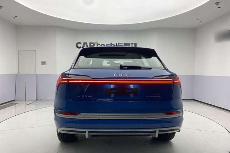 Audi e-tron #6 Audi e-tron car image #6