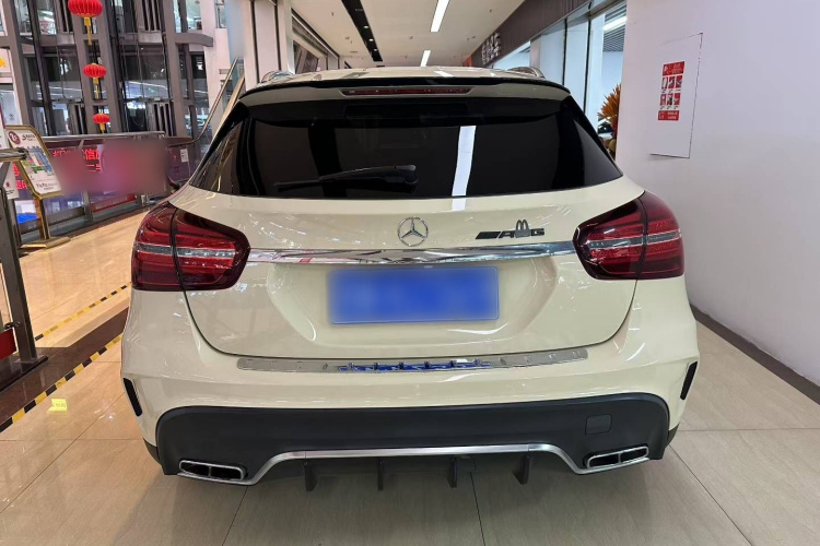 Mercedes-Benz GLA AMG 2018 car image #6