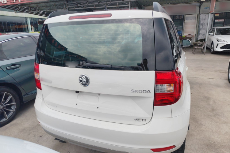 Skoda Yeti (Imported) 2015 car image #6