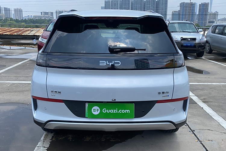 BYD Sea Lion 05 EV 2025 car image #6