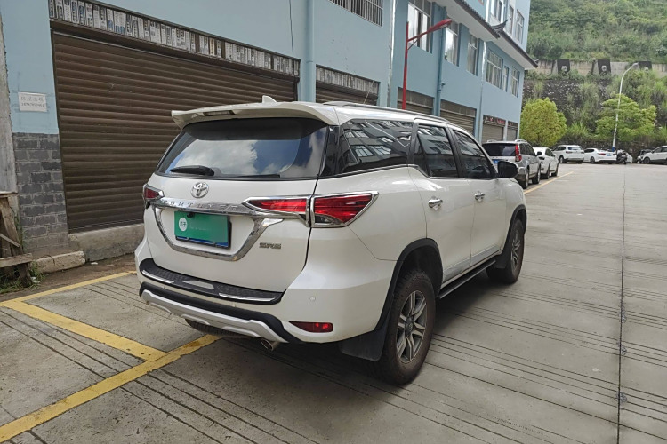 Toyota Fortuner 2018 #6 Toyota Fortuner 2018 immagine di auto #6