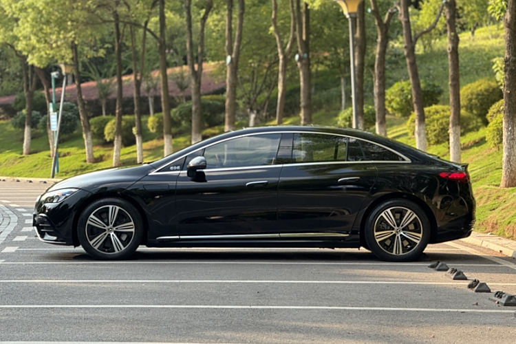 Mercedes-Benz EQE Class 2024 car image #6