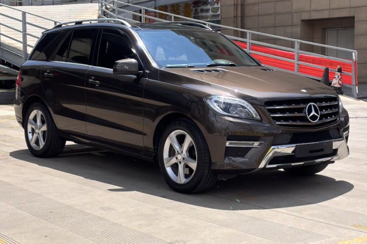 Mercedes-Benz M Class 2015 car image #6