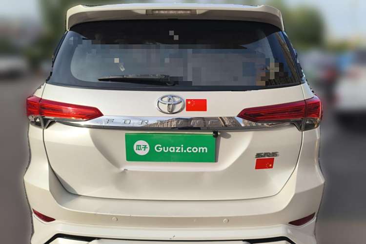 Toyota Fortuner 2017 immagine di auto #6