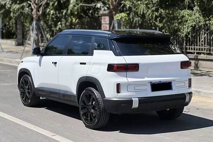 GEELY ICON 2024 car image #6