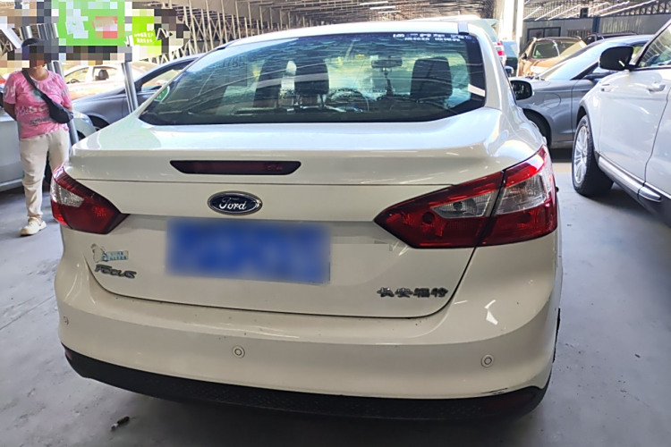 Ford Focus (Imported) 2014 car image #6