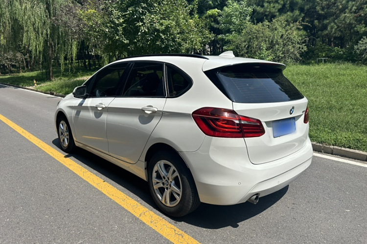 BMW 2 Series Tourer (Imported) 2015 #6 BMW 2 Series Tourer (Imported) 2015 car image #6