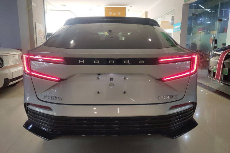 Honda e:NP2 car image #6