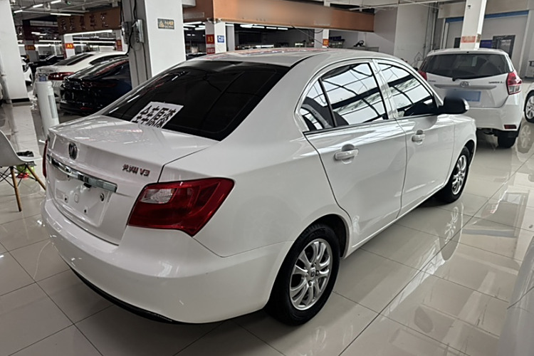 长安 悦翔V3 2017 汽车图片 #6