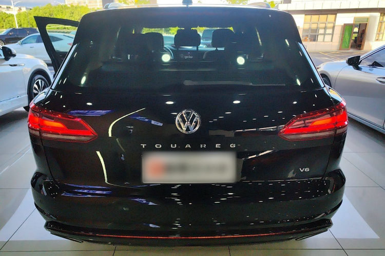 Volkswagen Touareg 2020 car image #6