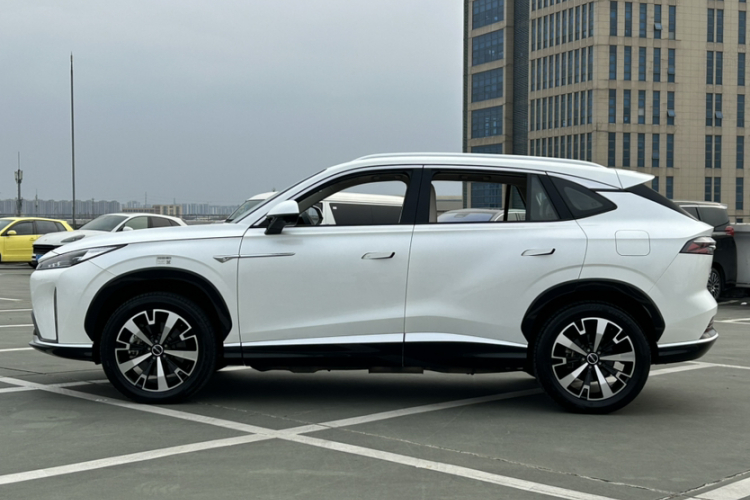 Roewe D5X DMH 2025 imagem de carro #6