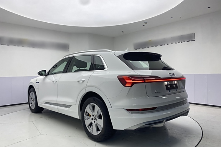 Audi e-tron #6 Audi e-tron car image #6