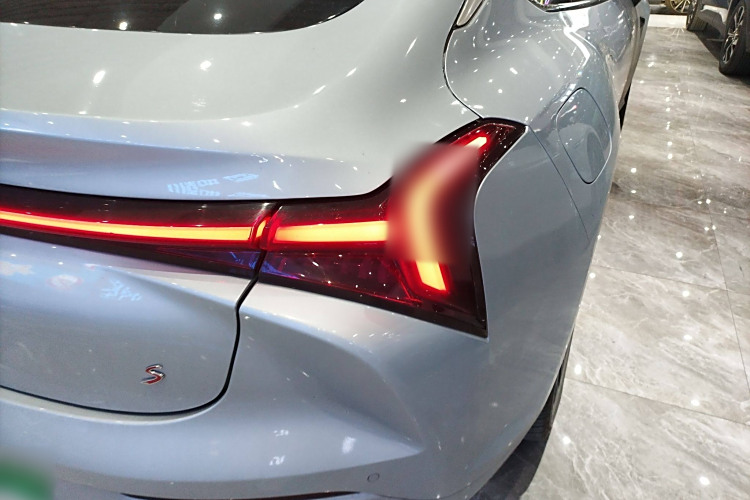 哪吒汽车 哪吒S 2023 汽车图片 #6