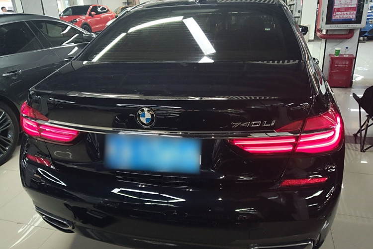 BMW M760Le 2019 car image #6