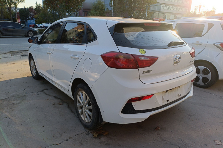 Hyundai Verna RV 2017 car image #6