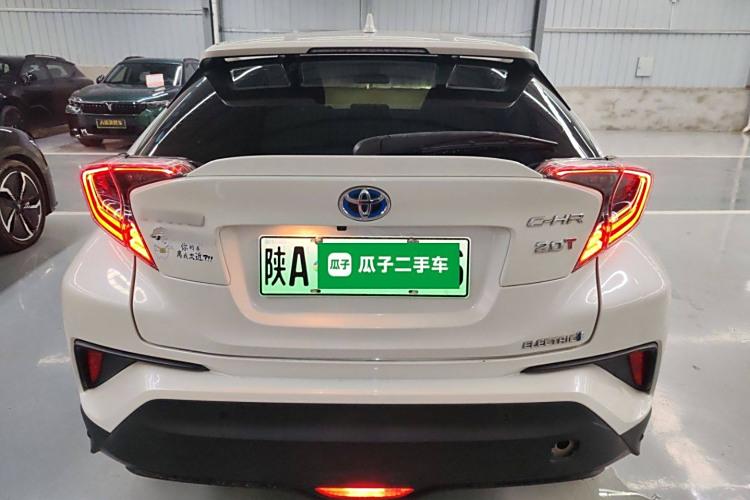 Toyota C-HR EV 2020 immagine di auto #6