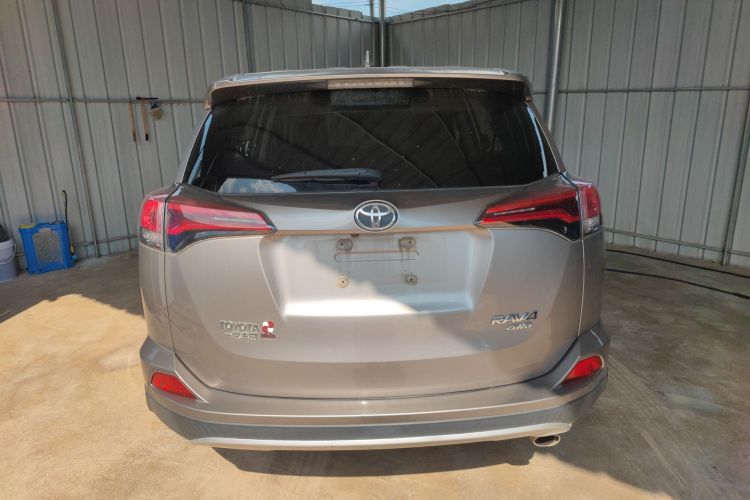 Toyota RAV4 (Imported) 2017 #6 Toyota RAV4 (Imported) 2017 immagine di auto #6