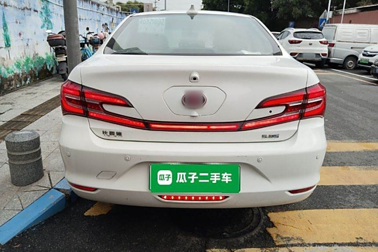 BYD Qin New Energy 2018 car image #6