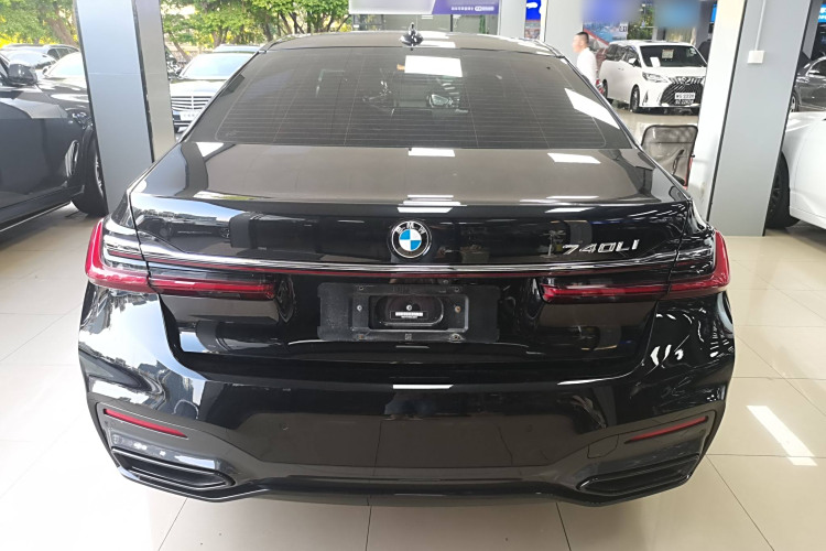 BMW M760Le 2022 #6 BMW M760Le 2022 car image #6