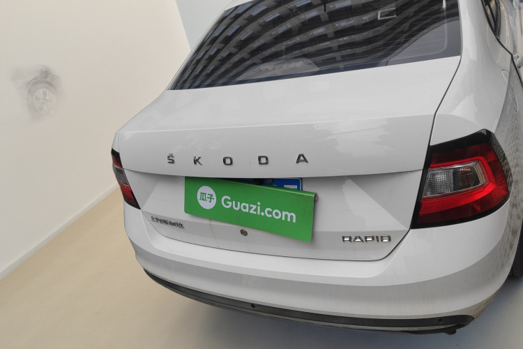 Skoda Rapid 2019 imagen de coche #6
