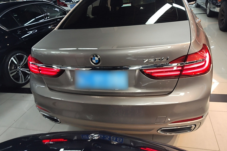 BMW M760Le 2017 #6 BMW M760Le 2017 car image #6