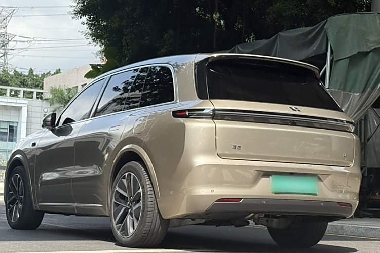 Li L8 2023 изображение автомобиля #6