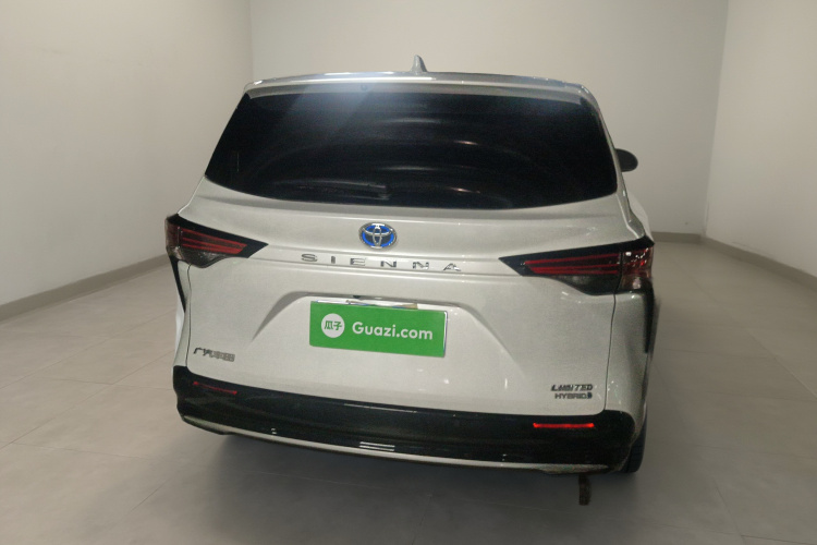 Toyota Sienna 2024 image de voiture #6