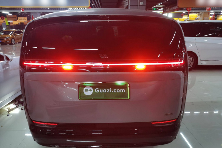 理想汽车 理想MEGA 2024 汽车图片 #6