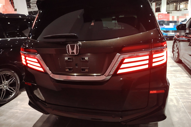 Honda Elysion 2016 imagen de coche #6