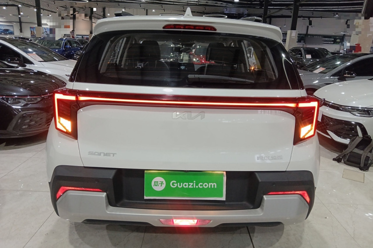 Kia Sonet 2024 immagine di auto #6