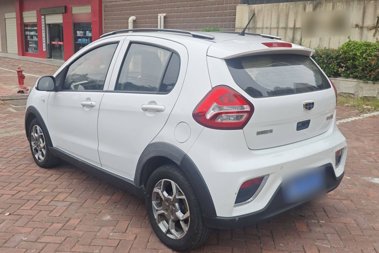 GEELY Vision X1 2018 immagine di auto #6