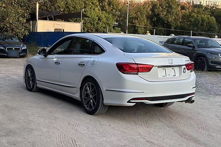 Honda Spirior 2016 car image #6