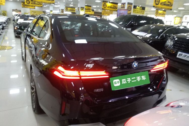 BMW i5 2025 car image #6