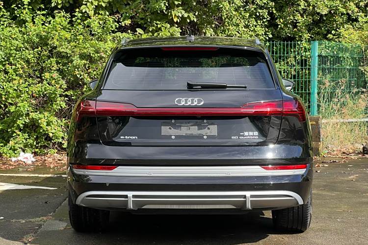 Audi e-tron 2022 #6 Audi e-tron 2022 car image #6