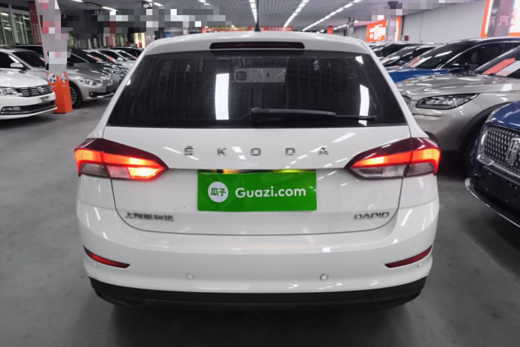 Skoda Rapid Spaceback 2020 car image #6