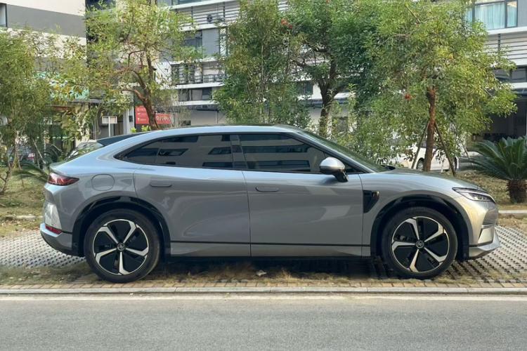 BYD SongL EV 2024 #6 BYD SongL EV 2024 car image #6