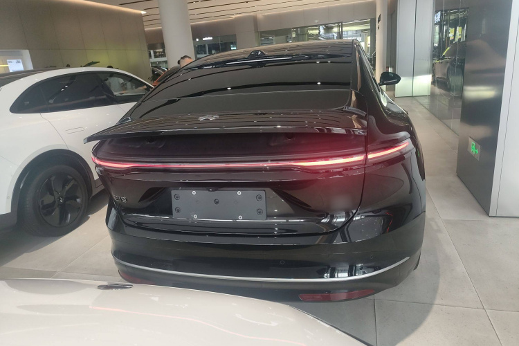 NIO ET9 2024 immagine di auto #6