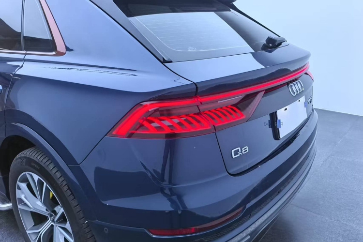 Audi Q8 2021 car image #6