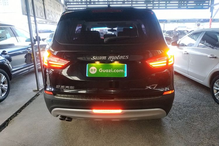 SWM X7 2022 صورة سيارة #6