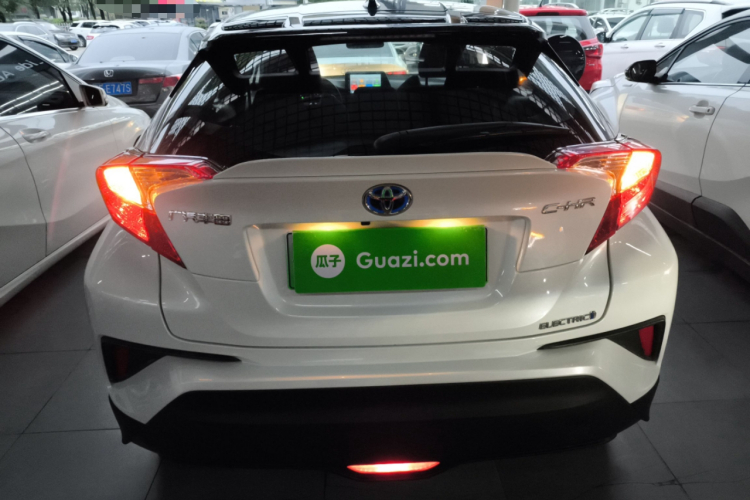 Toyota C-HR EV 2021 immagine di auto #6