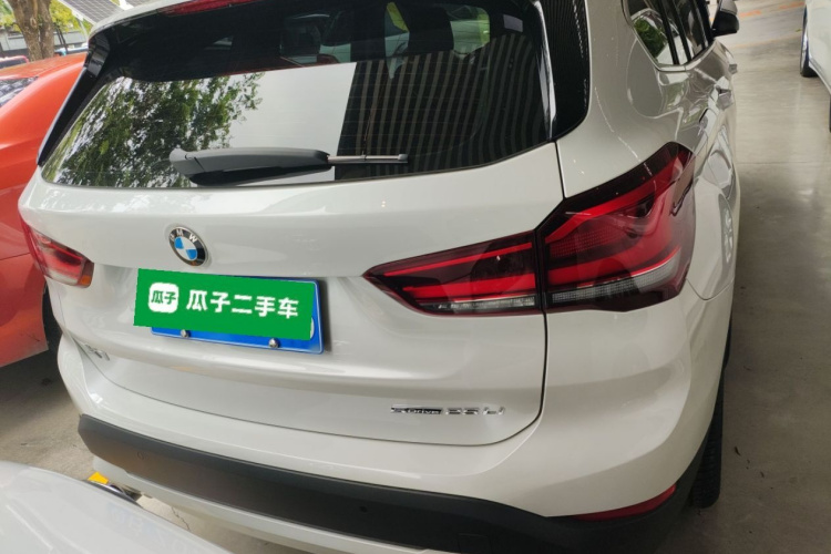 BMW X1 M35Li 2022 #6 BMW X1 M35Li 2022 car image #6