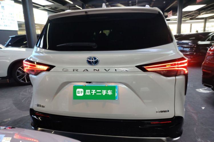 Toyota Granvia 2023 #6 Toyota Granvia 2023 immagine di auto #6